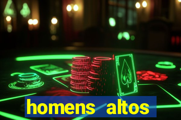 homens altos sarados pelados