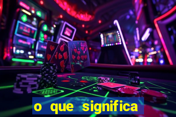 o que significa quando a luz acende sozinha