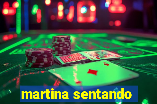 martina sentando