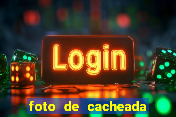 foto de cacheada no espelho