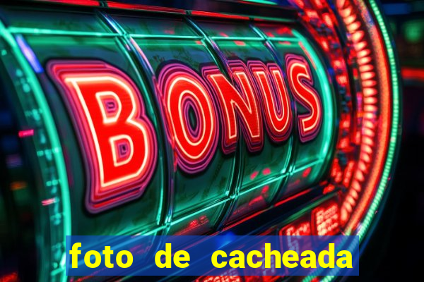 foto de cacheada no espelho