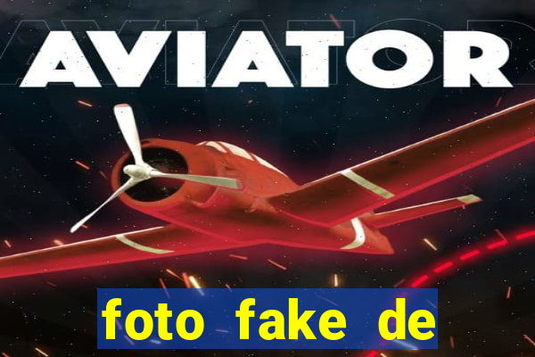 foto fake de menina no espelho cabelo cacheado