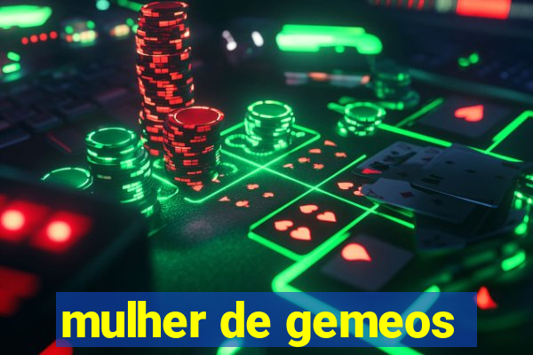 mulher de gemeos